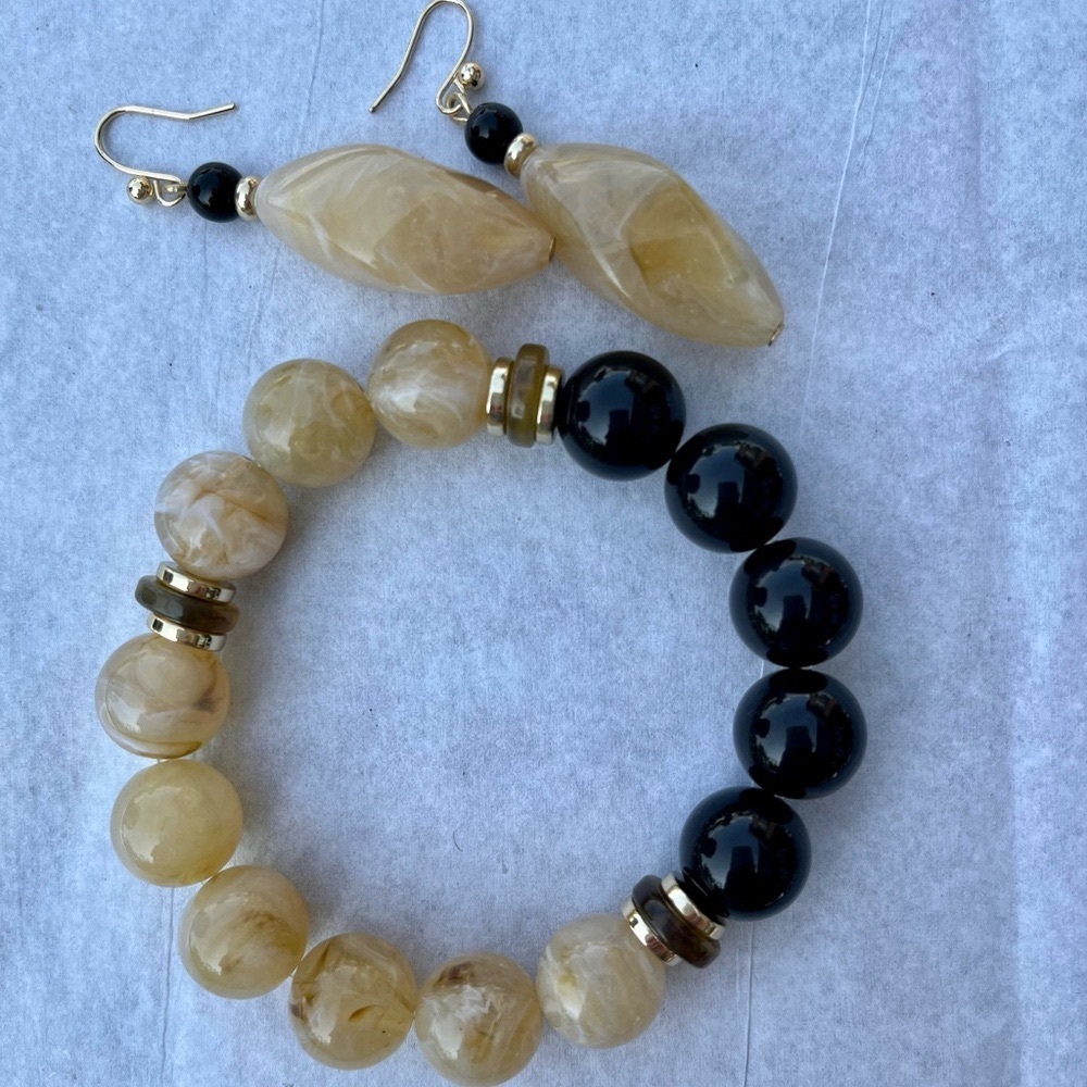 Bracelet and hook Earrings